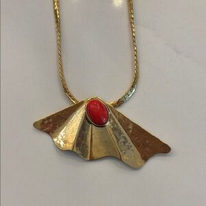 Vintage gold-tone Necklace with Coral Accent